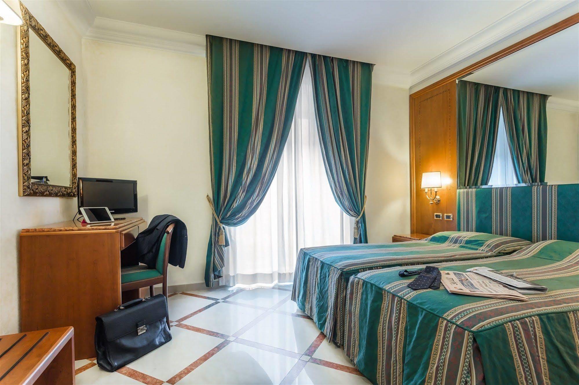 Raeli Hotel Regio Roma Ngoại thất bức ảnh